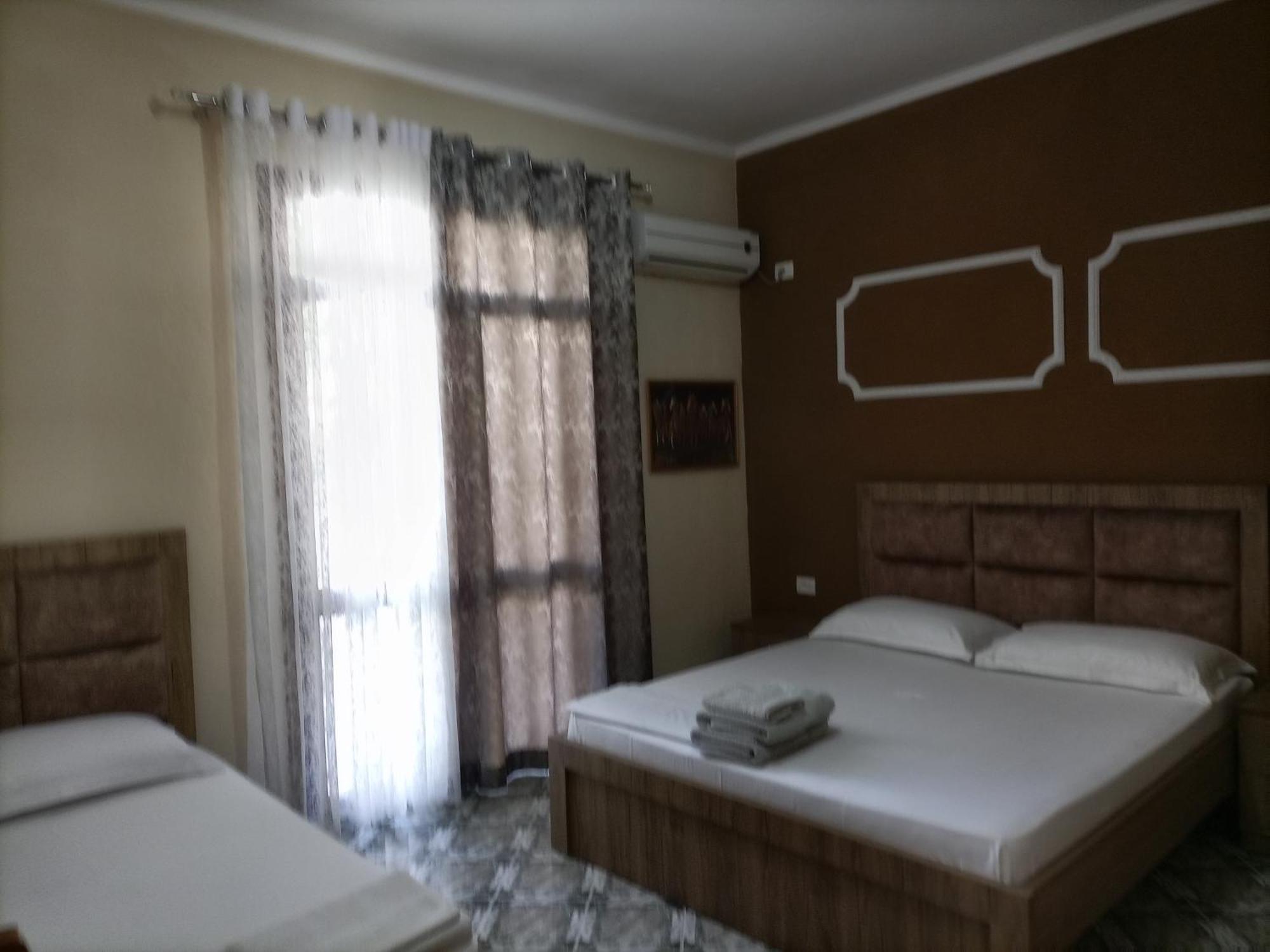 Twins Villa Mangalem Berat Habitación foto