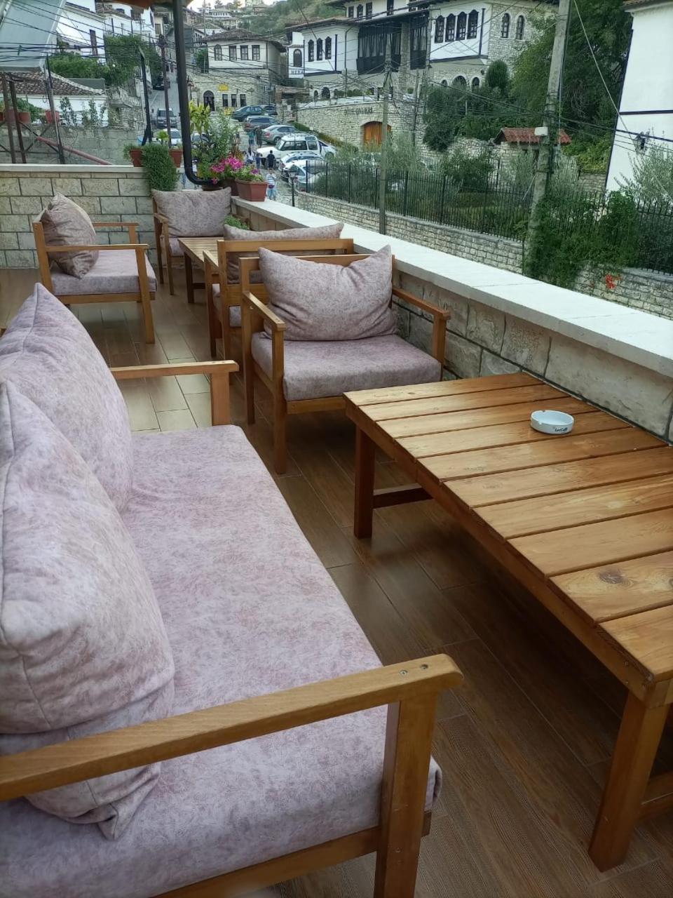 Twins Villa Mangalem Berat Exterior foto