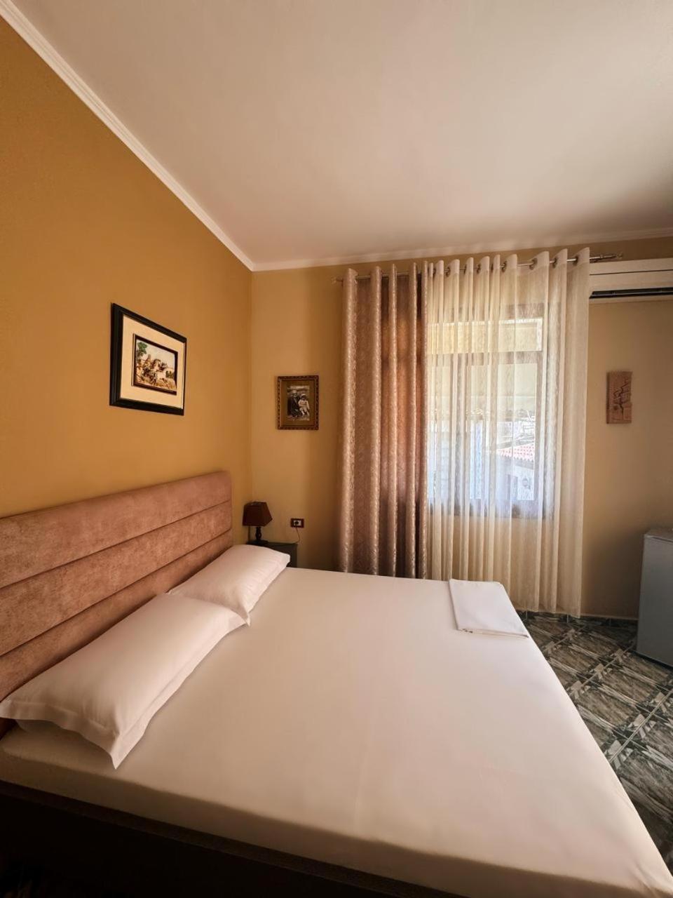 Twins Villa Mangalem Berat Habitación foto