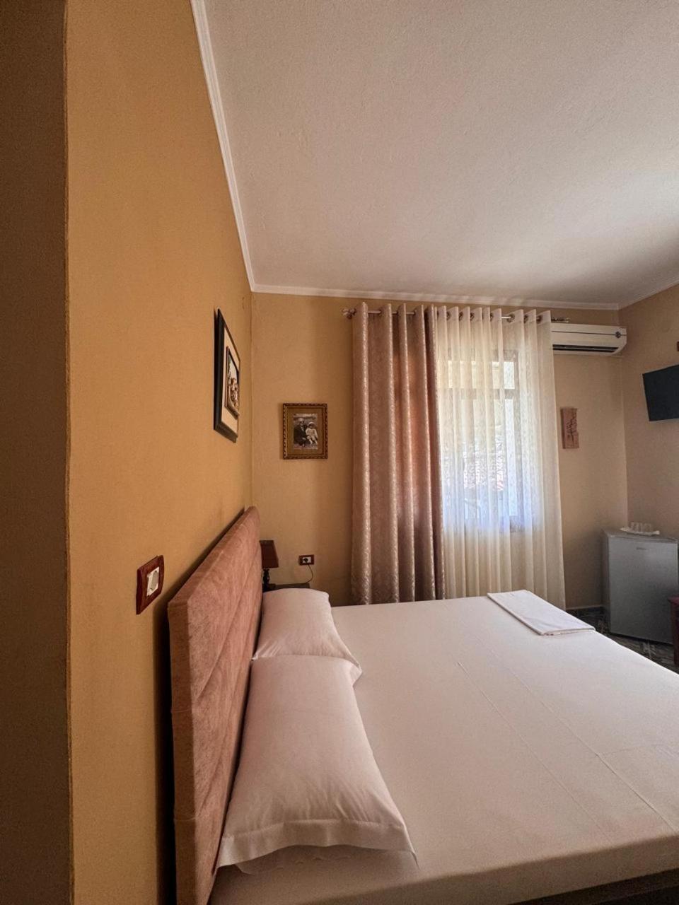Twins Villa Mangalem Berat Exterior foto